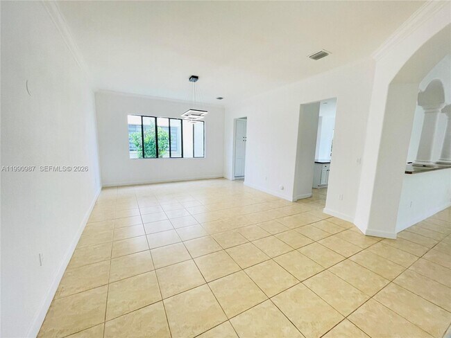 Foto del edificio - 19343 SW 79th Ave