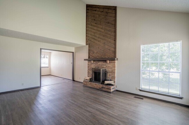 Building Photo - 2321 W Galveston St