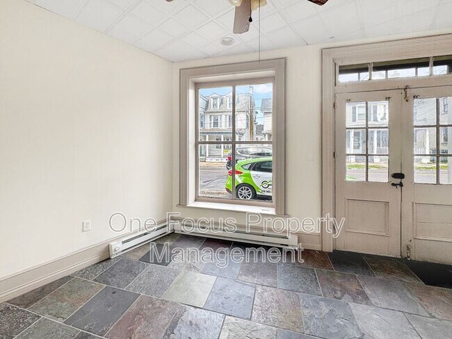 Foto del edificio - 144 Bloom St