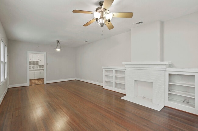 Photo - 5930 Velasco Ave House