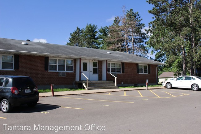 Building Photo - 808-902 University Ave