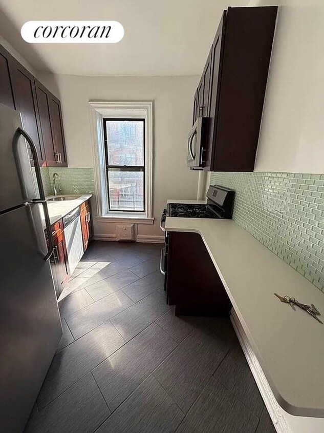 Foto del edificio - 396 Montgomery St