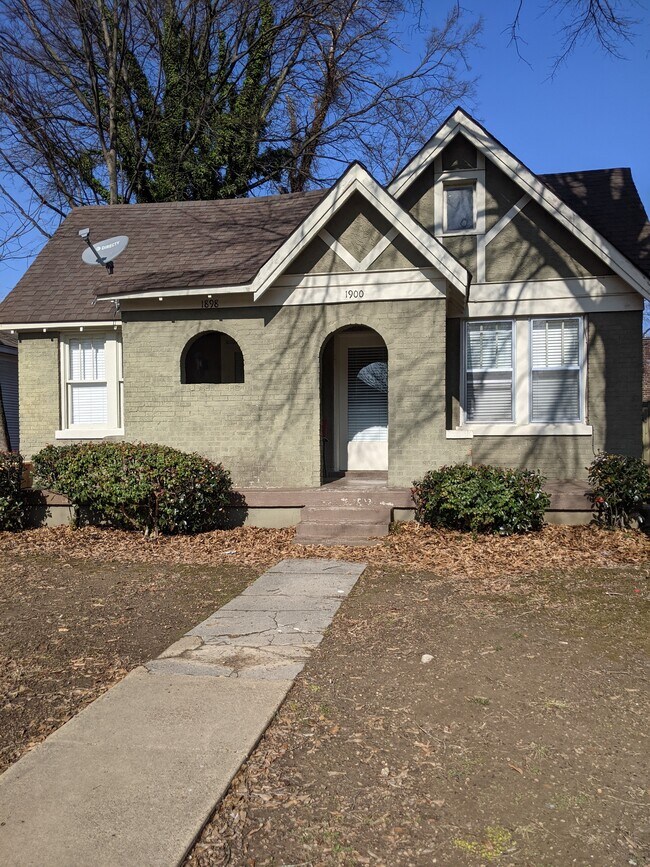 Building Photo - 1898 Nelson Ave