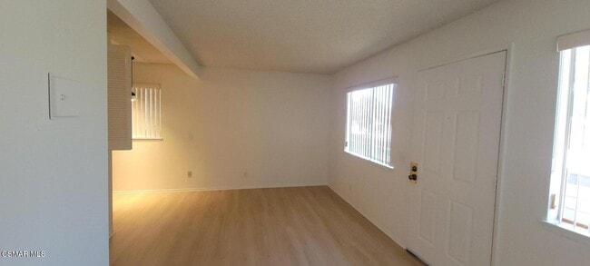 Building Photo - 4565 Alamo St