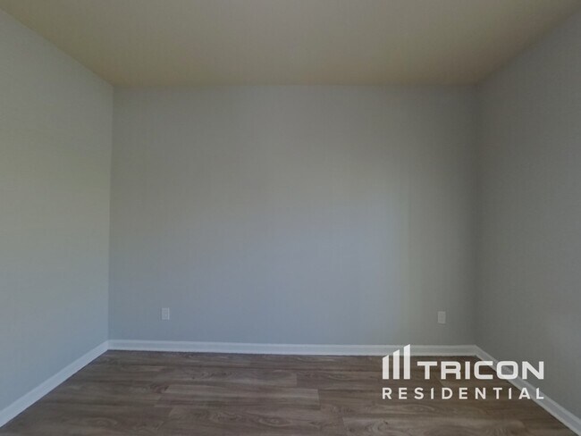 Building Photo - 2101 Pomerol Dr