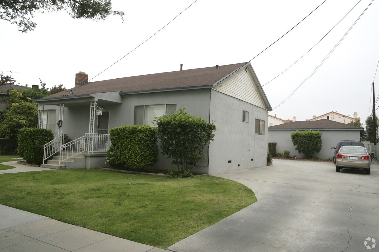 Primary Photo - 16011 S Denker Ave