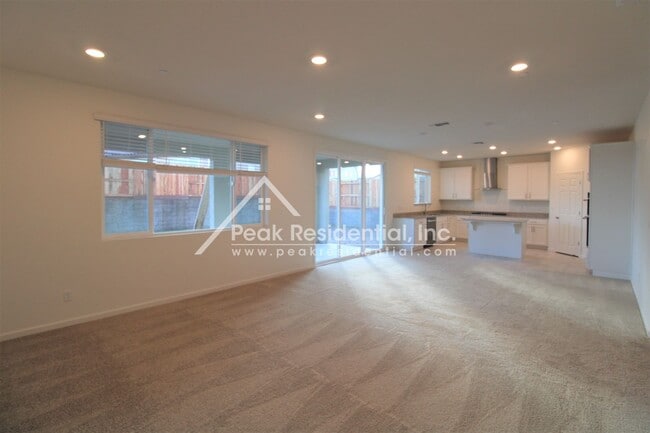 Building Photo - Brand New 4bd/3ba Sacramento House with 2 ...