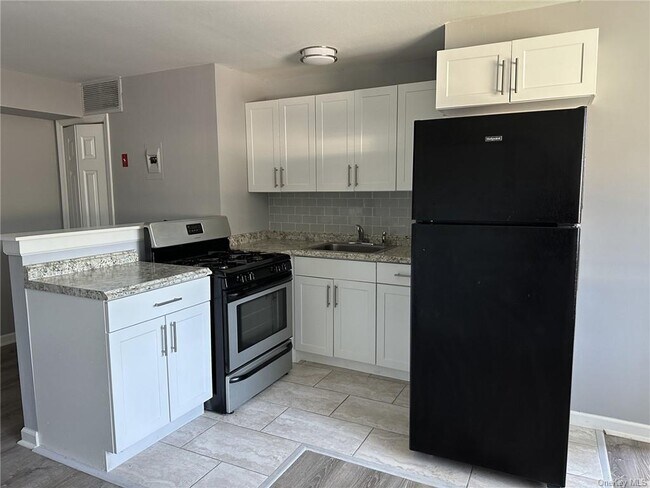 Foto del edificio - 31 Old Post Rd S