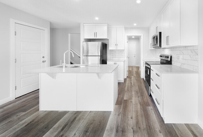 Photo du bâtiment - 1380 Erker Cres NW