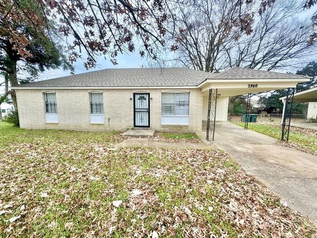 Photo - 3940 Schoolfield Rd House