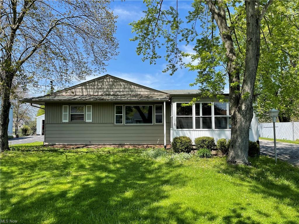 1150 Fairchild Dr, Hubbard, OH 44425 House Rental in Hubbard, OH