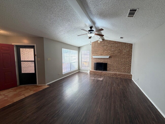 Building Photo - 5828 2nd St