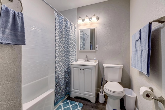 Building Photo - 6105 Duke Rd