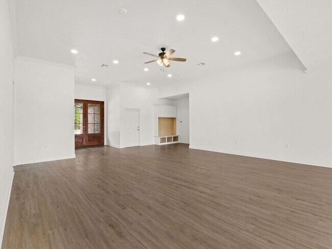 Building Photo - 748 Lockhart Cutoff Rd