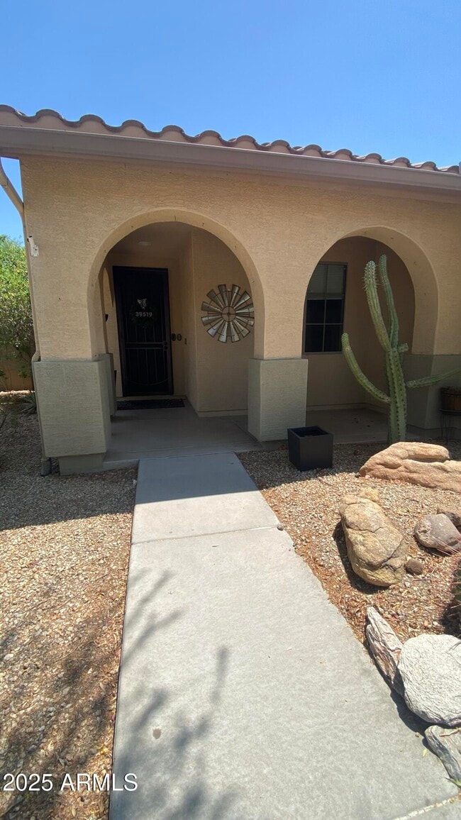 Building Photo - 39519 N White Tail Ln