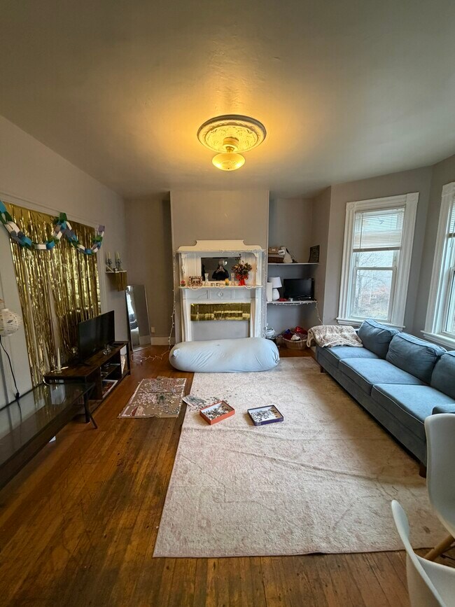 Foto del edificio - 121 Hillside St