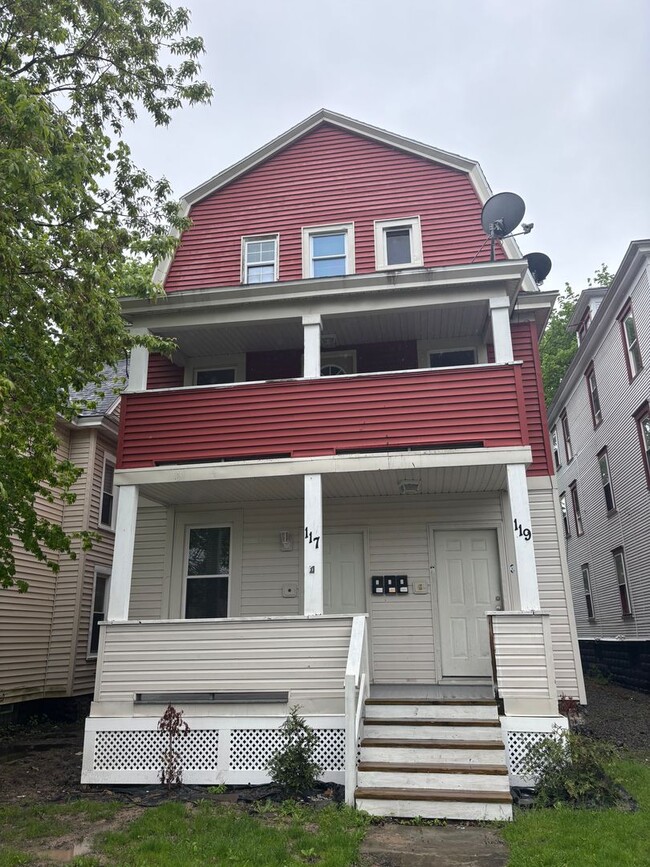Building Photo - 117-119 Whittier Ave