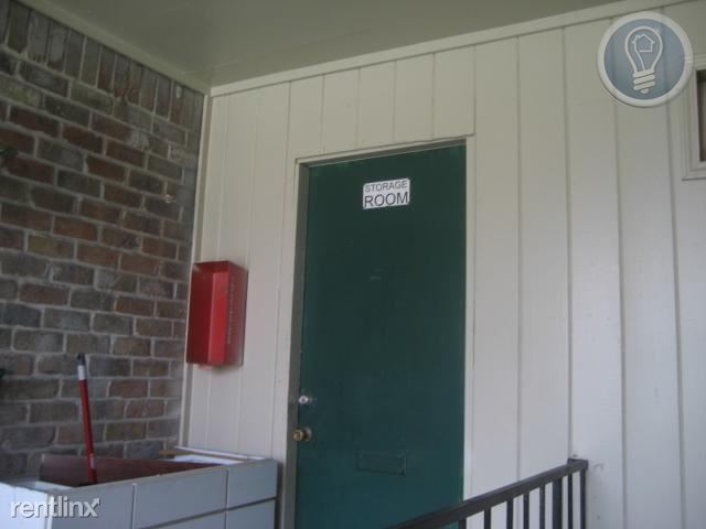 Building Photo - 9005 Long Point Rd