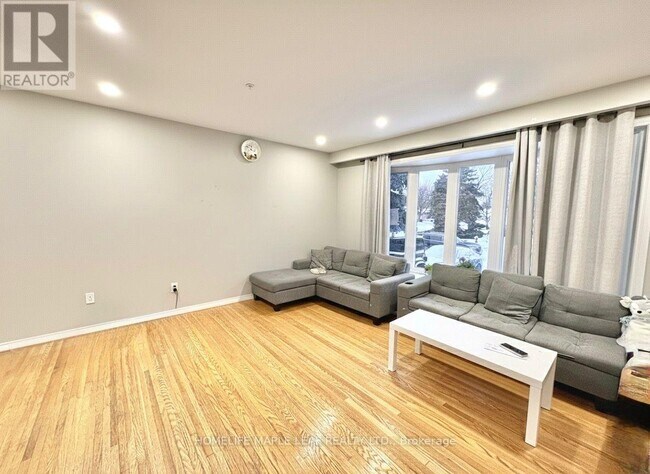 Building Photo - 26 Cumbrian Ct