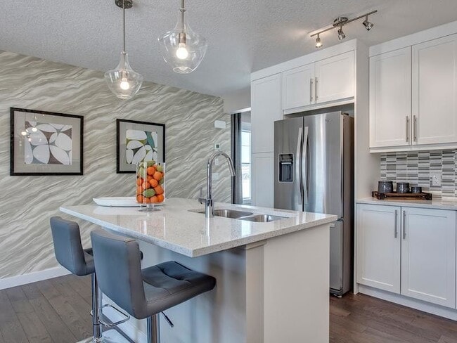 Building Photo - 146 Sage Hill Grove NW