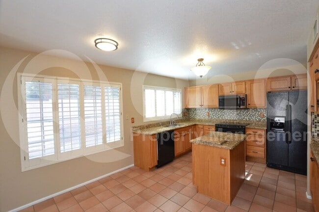 Foto del edificio - 15646 S 43rd Way