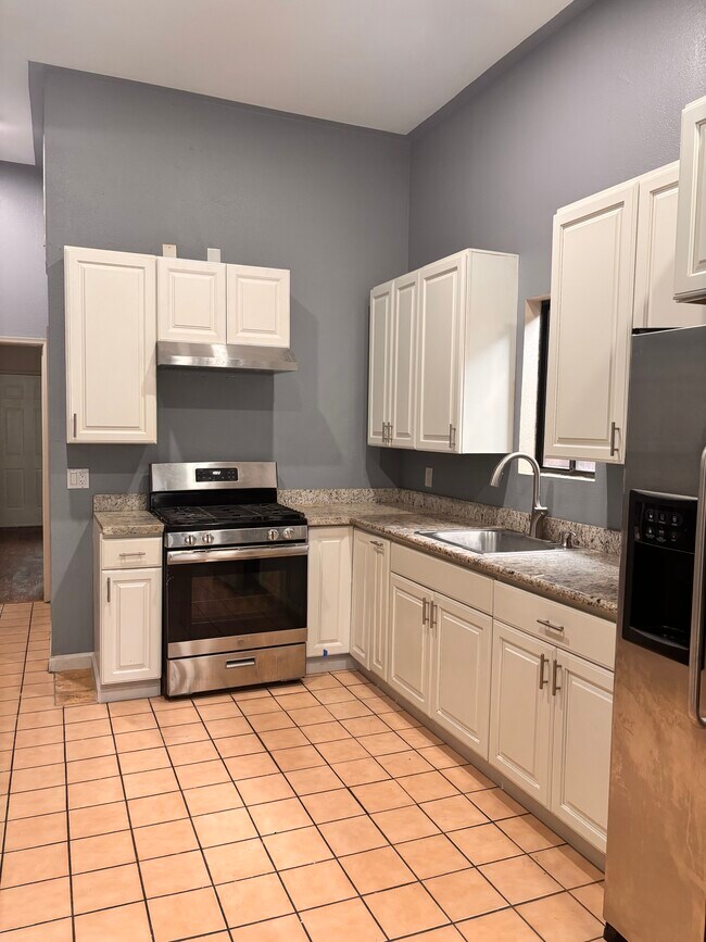 Foto del edificio - 3221 Helen St