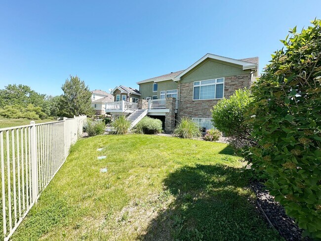 Foto del edificio - Bright, Spacious 2-Bedroom Home in Aurora with Room to Grow