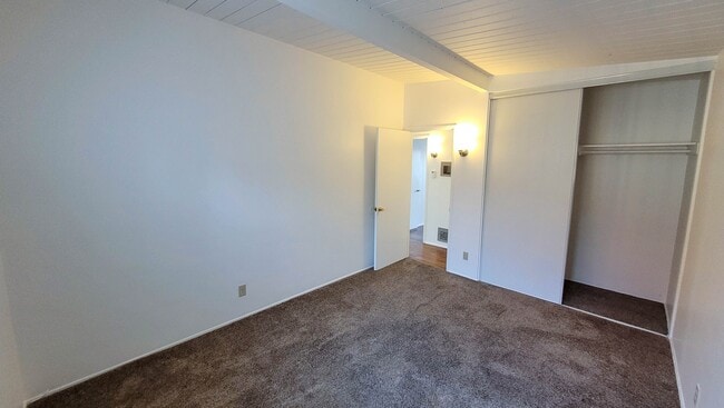 Building Photo - 6251 Milton Ave