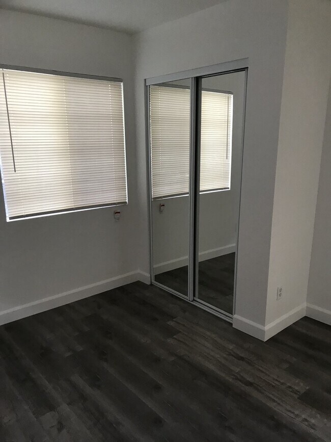 Building Photo - 297-299 Claremont