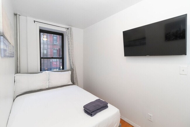 Foto del edificio - 329 E 94th St