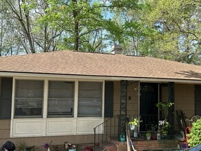 Building Photo - 2310 Falcon Rd