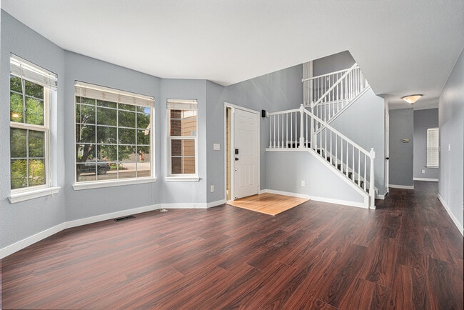 Building Photo - 608 Bentley Pl