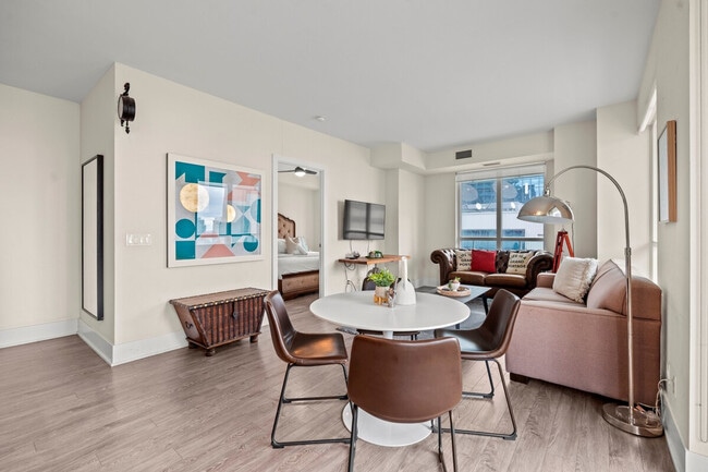 Photo du bâtiment - 277 Front St W