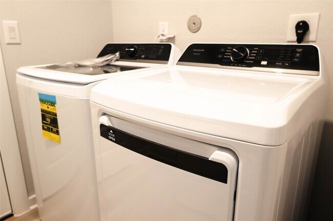 Foto del edificio - 8567 Blueberry Ash St