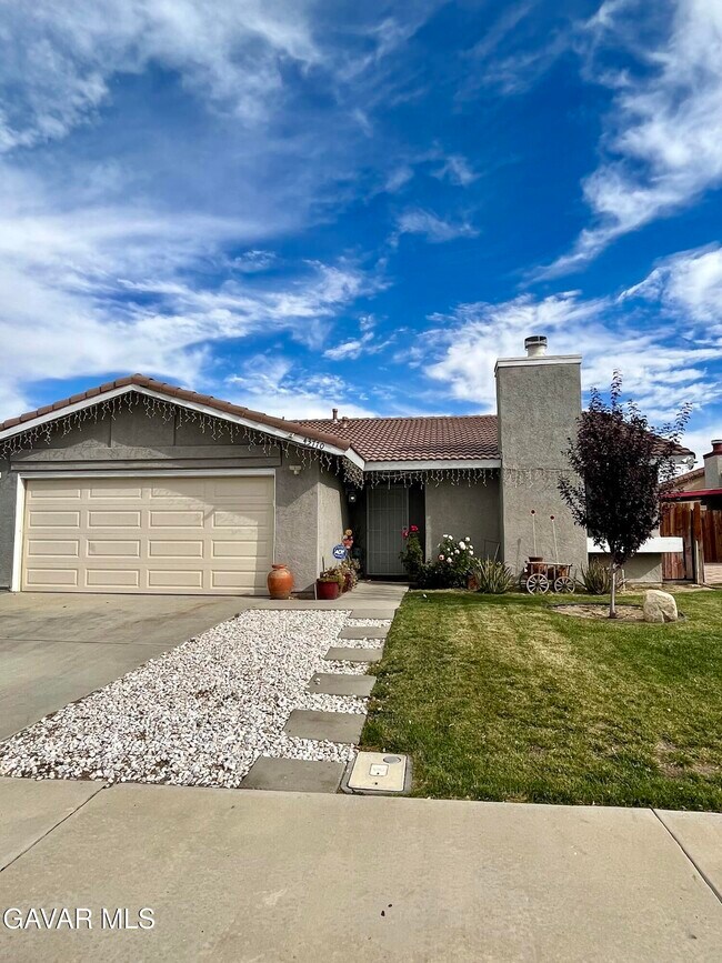 Foto del edificio - 43770 Santa Rosa Cir