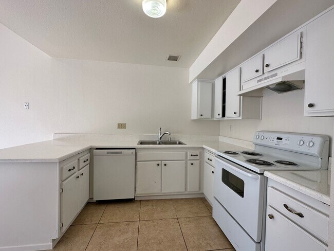 Foto del edificio - 7007 Pembridge Ln