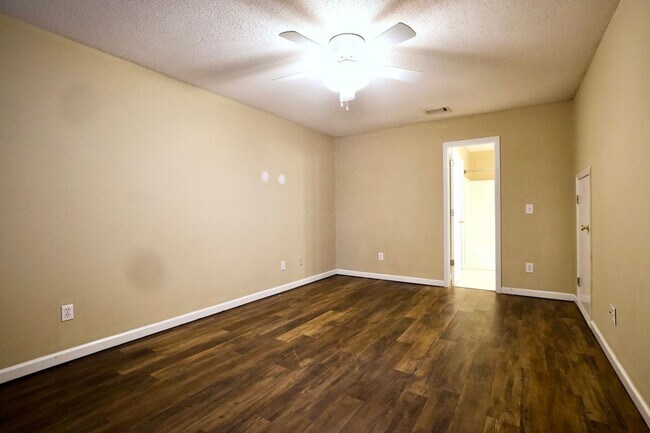 Foto del edificio - 383 Martin Ave