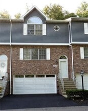 Building Photo - 2630 Birchwood Ln