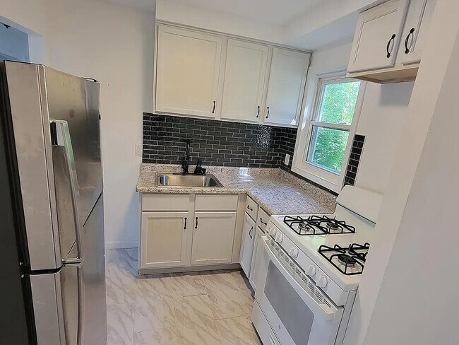 Foto del edificio - 26548 Eton Ave