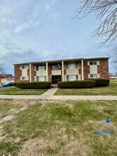 Building Photo - 360 Walnut St