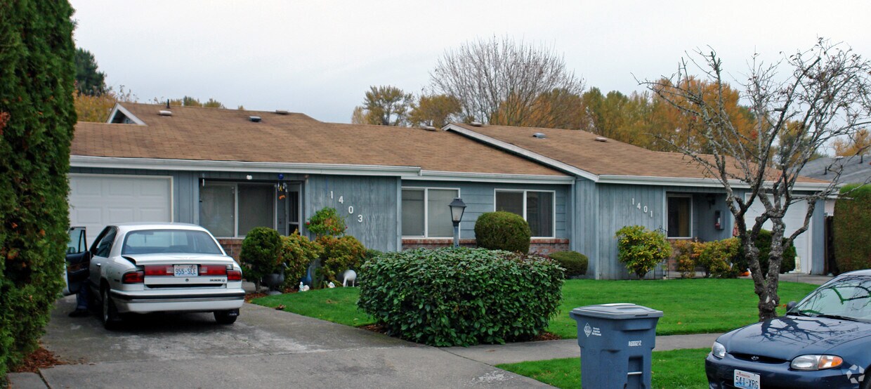 Foto del edificio - 1401-1403 12th Ave NW