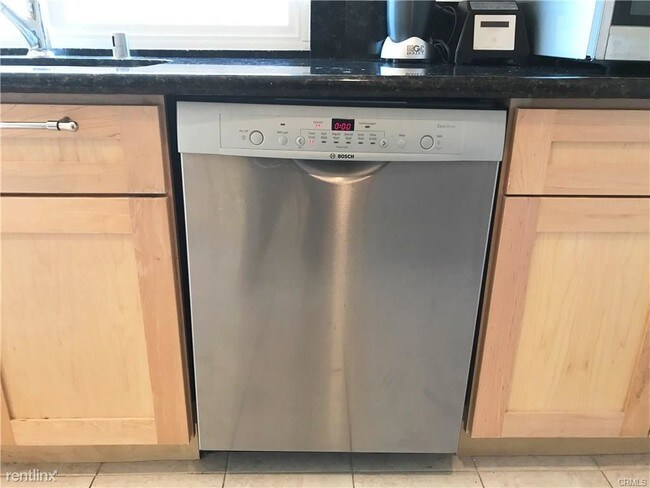 Building Photo - 3 br, 3 bath Condo - 34 Springwood