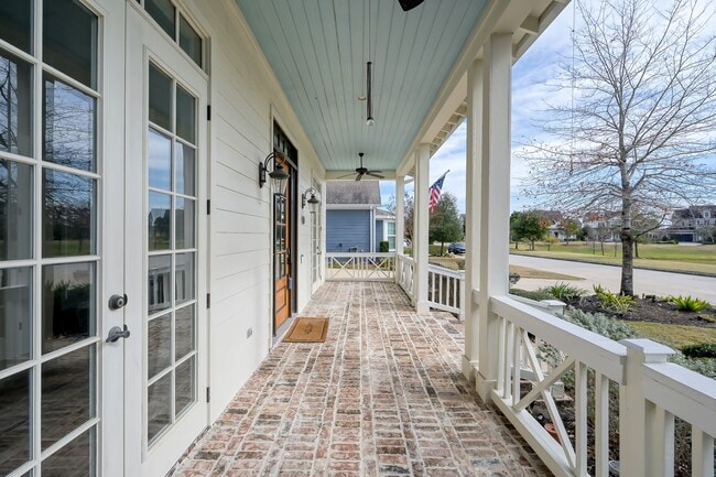 Foto del edificio - 2215 Blue Duck Ln