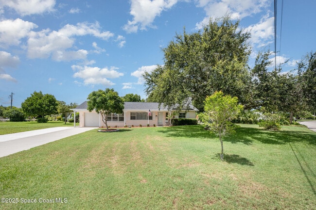 Building Photo - 758 Banyan Dr