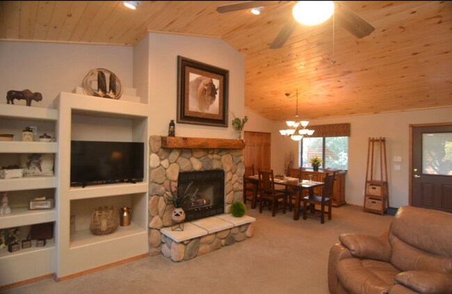 Building Photo - 4751 W Covered Wagon Trail