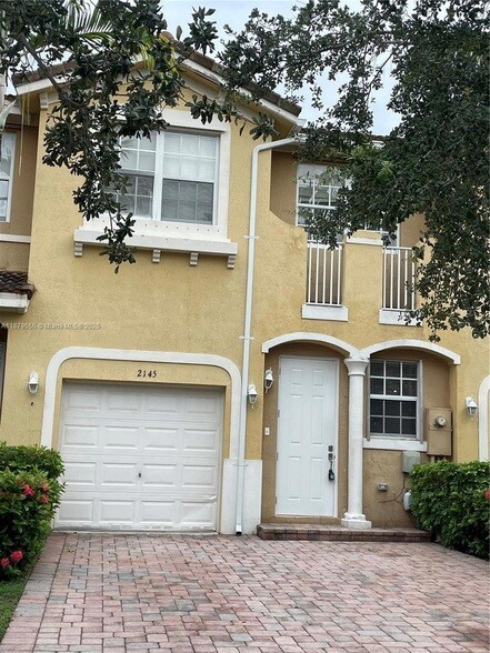 Primary Photo - 2145 NE 7th St