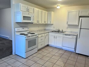 Building Photo - 139 W 45th St