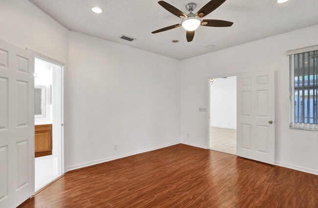 Foto del edificio - 3717 Pebblebrook Manor
