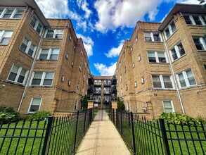 Building Photo - 4816 N Avers Ave