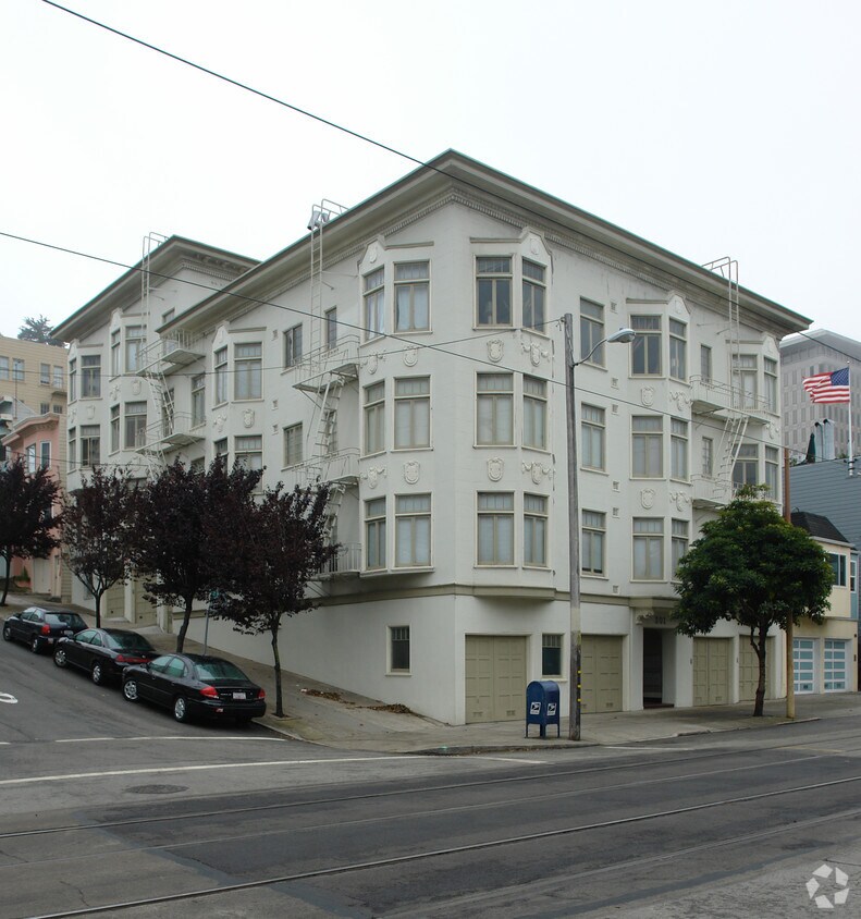 Primary Photo - 301 Carl St